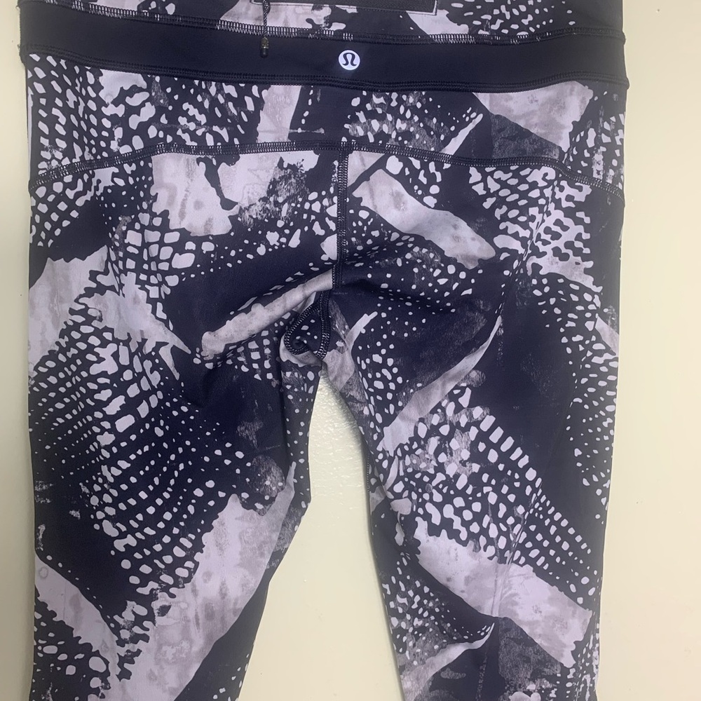 Lululemon Pace Tight *Full-on Luxtreme style Number: W5L76S - Picture 3 of 13